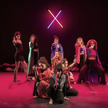 'Llamalo X' antzezlana