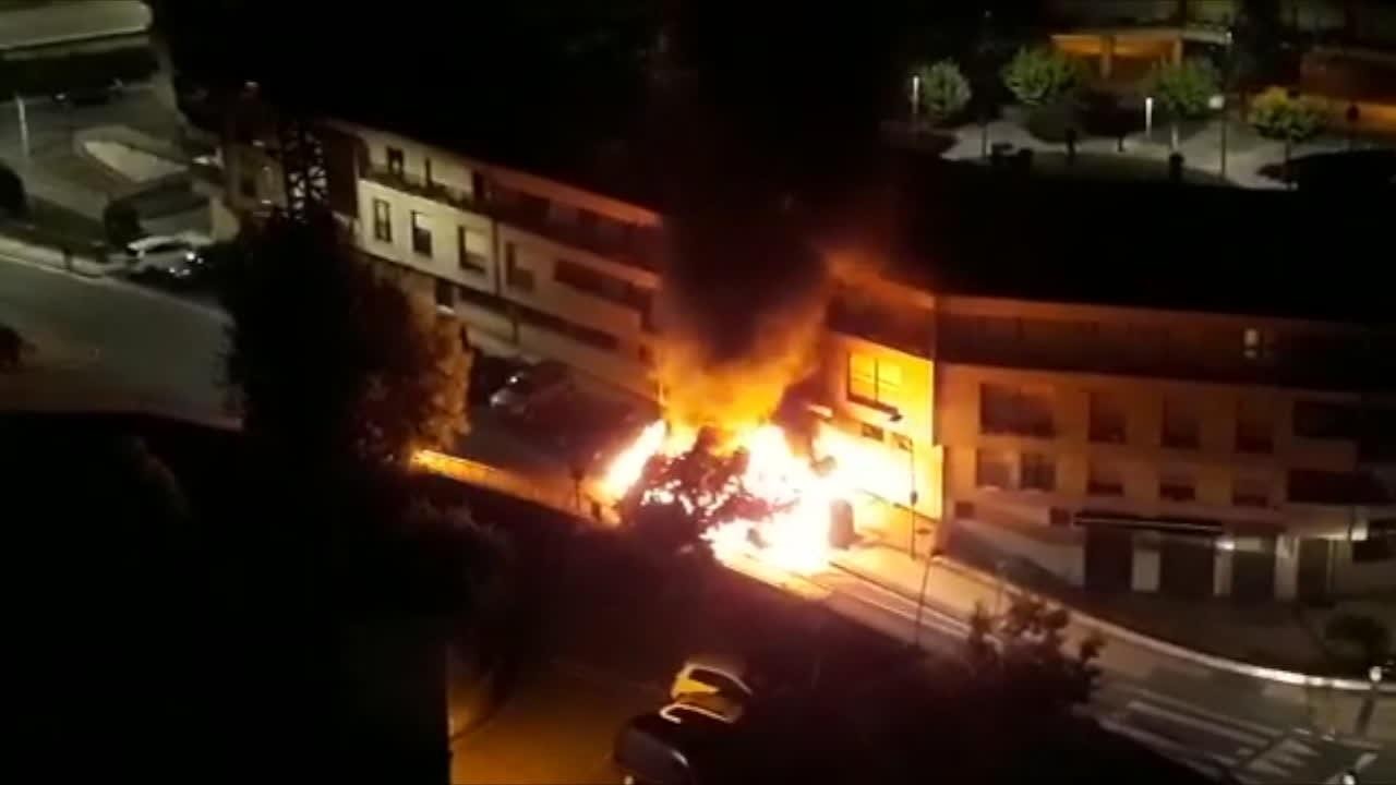 Udal Gobernuak gaitzetsi egin du atzoko sutea