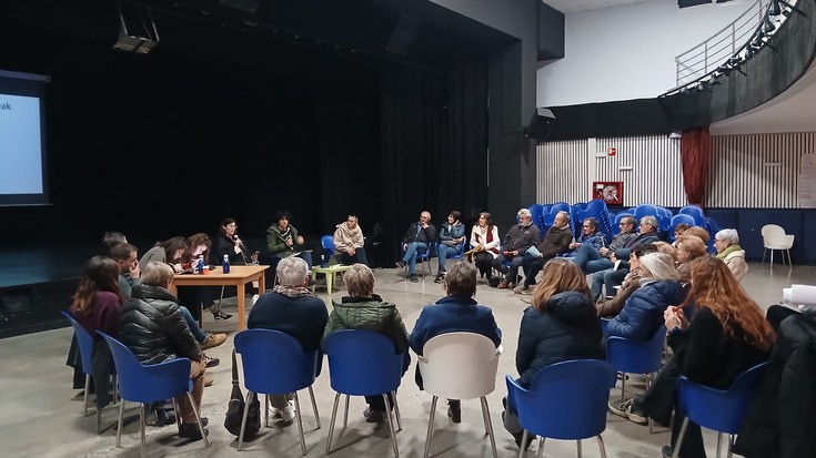 Bakardadearen gaineko solasaldiak interesa piztu du Elgetan ere