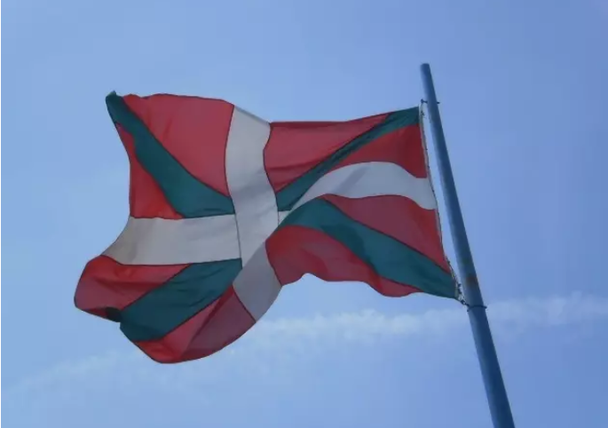 Bihartik aurrera ikurrinak salduko ditu Gure Eskuk Portaloian