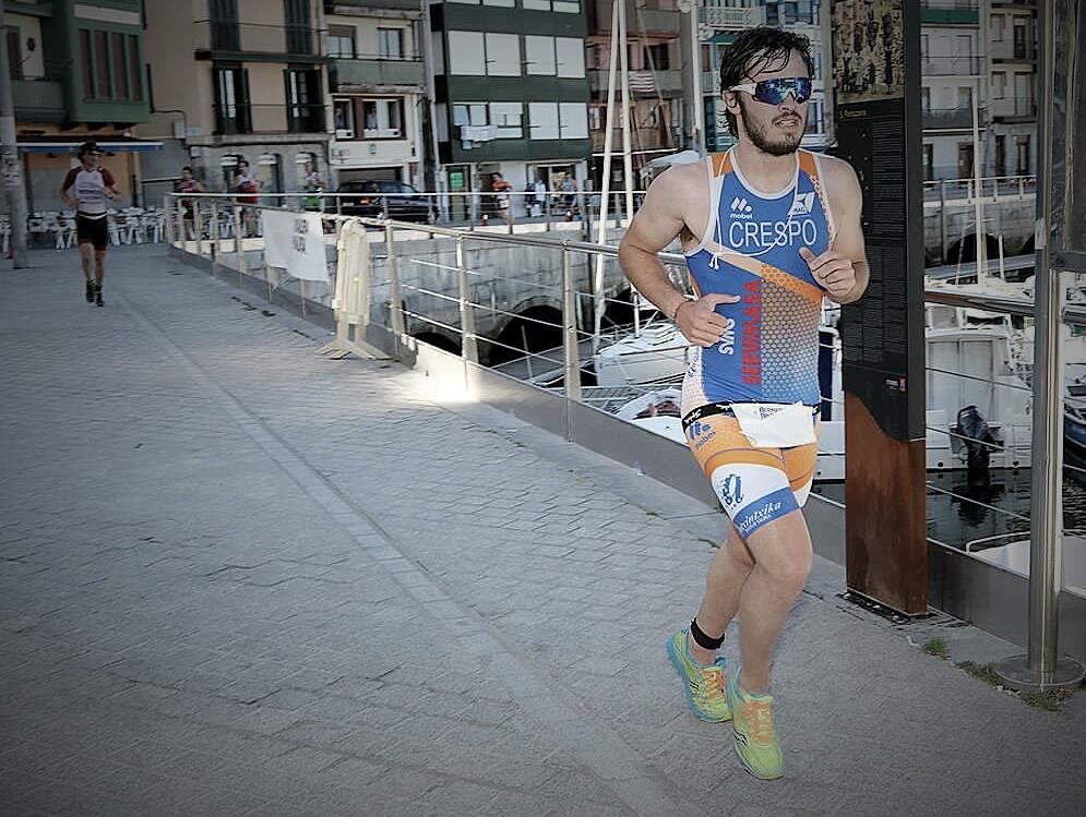 Mikel Crespo omenduko dute Zumaiako triatloian