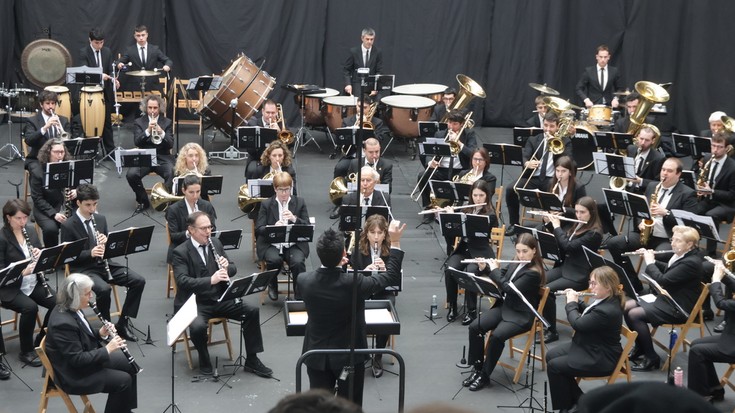 'Espazioko emozioak' kontzertua eta Iratxe Mugarzari urrezko pina