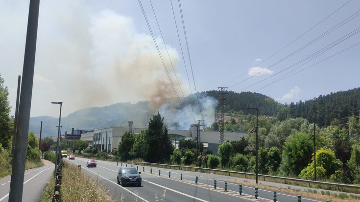 Sute bat egon da Fagor Ederlan atzeko mendian, eta autobiderako sarrera itxi egin dute