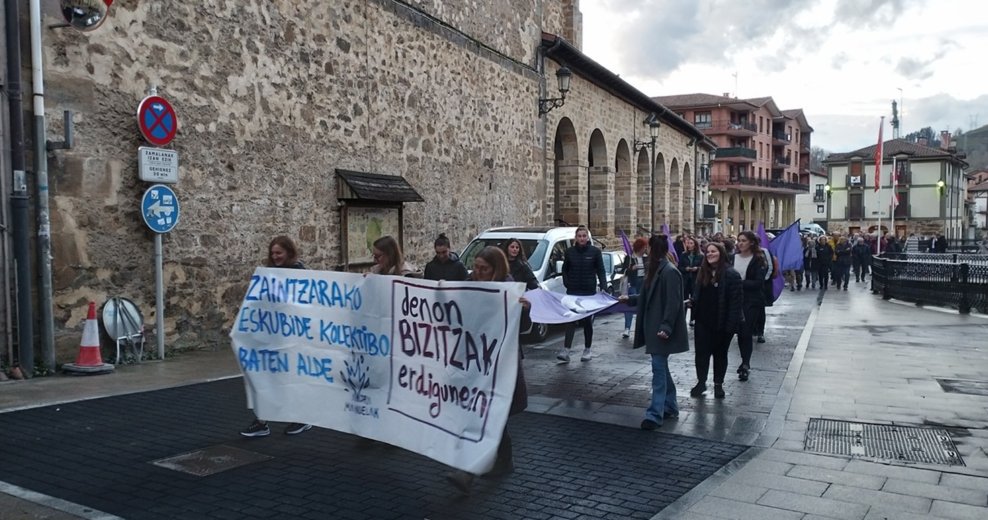 Elkarretaratzea eta kontzertu akustikoa izango dira martxoaren 8an