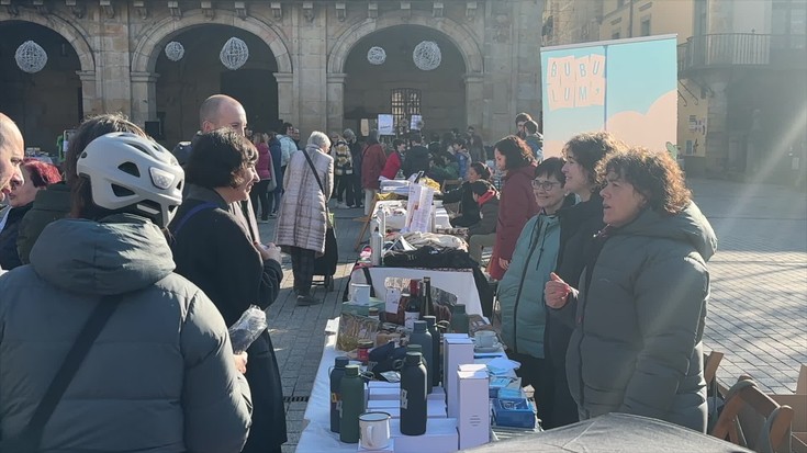 Azokaz bete dira bailarako herriak Gabonei ongietorria egiteko