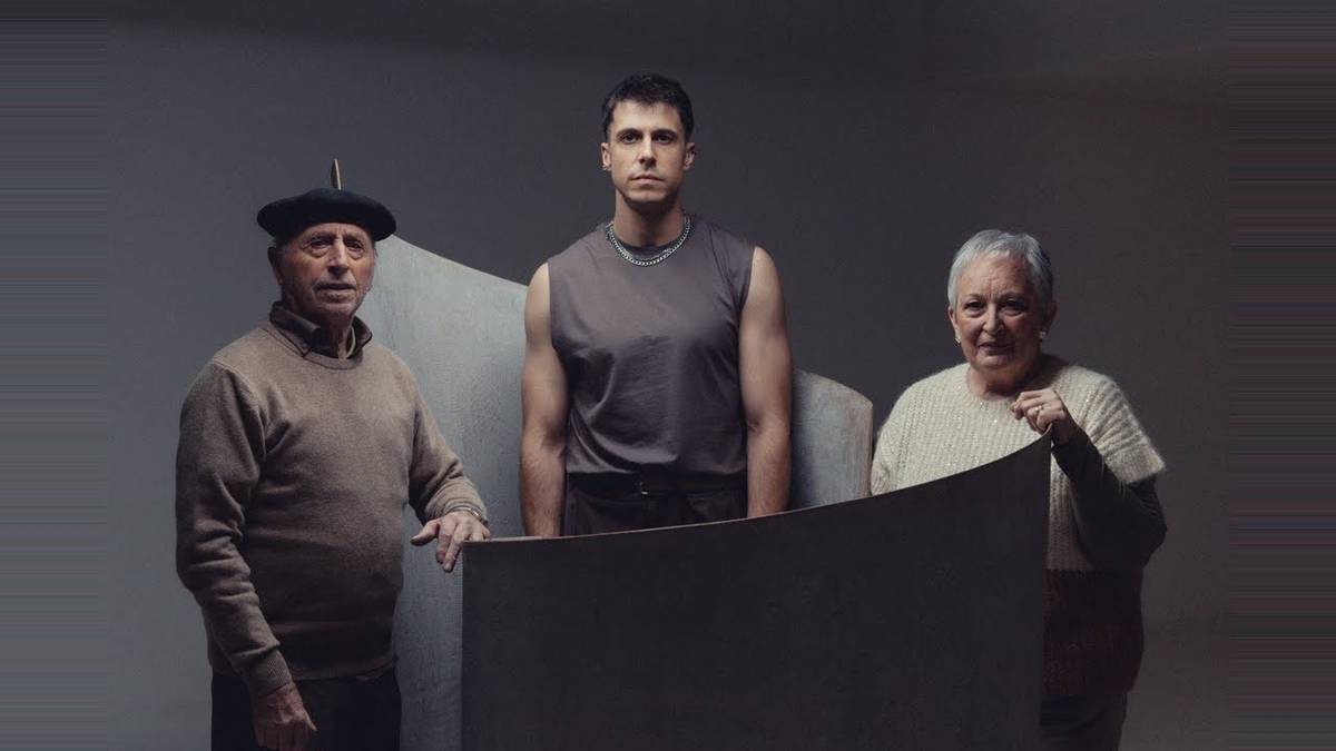 Pello Reparazen 'Xiberutikan Mendebaldera' kanta da 24. korrikako abestia