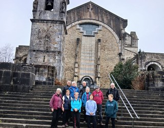 Urkiolara egin du urteko azken ibilaldia Aramaioko Lagunkoiak