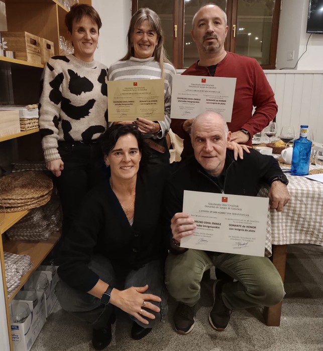 Odola ematearen garrantzia eta hiru antzuolarri aitortza