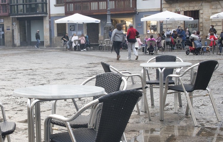 Ostalarientzako laguntza-programa berria aurkeztu du Jaurlaritzak