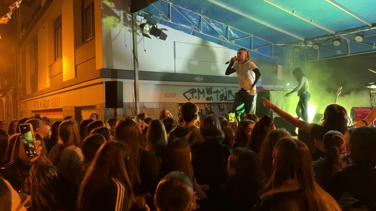 Hoferen doinu urbanoekin gozatu egin dute zaleek
