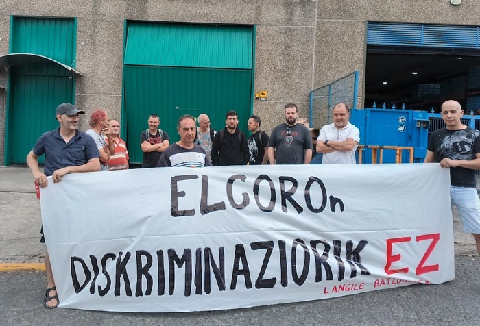 Elcoro Decoletajeko langileen mobilizazioa enpresak "Geroa kuotak ordaintzeari utzi diolako" eta "ekintza diskriminatzaileak" egiten dituelako