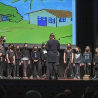 'Kantu txikiak' eta 'Ezagutuz ulertu eta ulertuz maitatu' sari banaketa