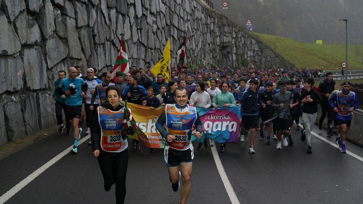 Aldapan gora ere bikain moldatu dira antzuolarrak