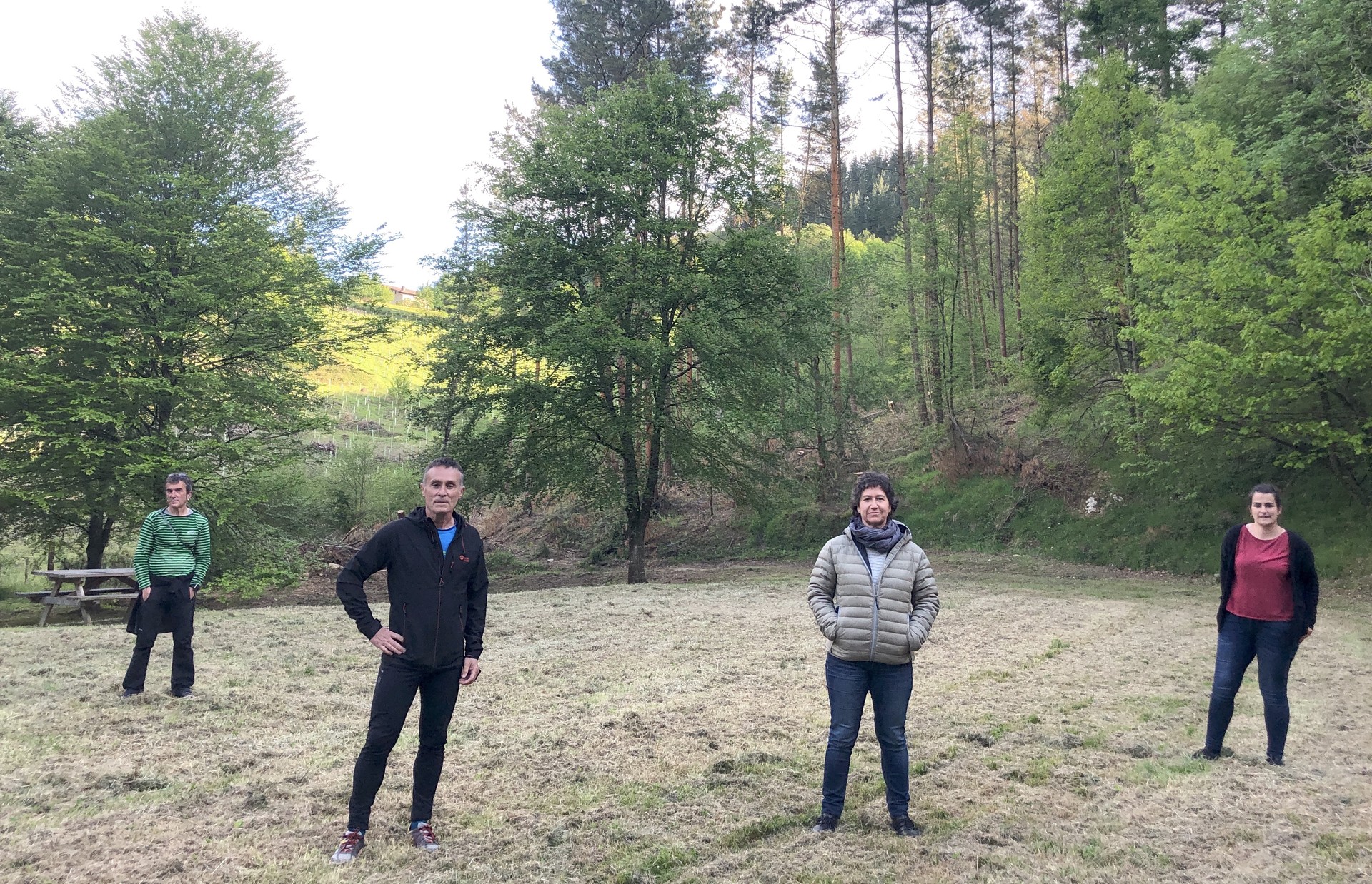 Kukubaso jaio da, bertako basoa berreskuratzeko elkartea