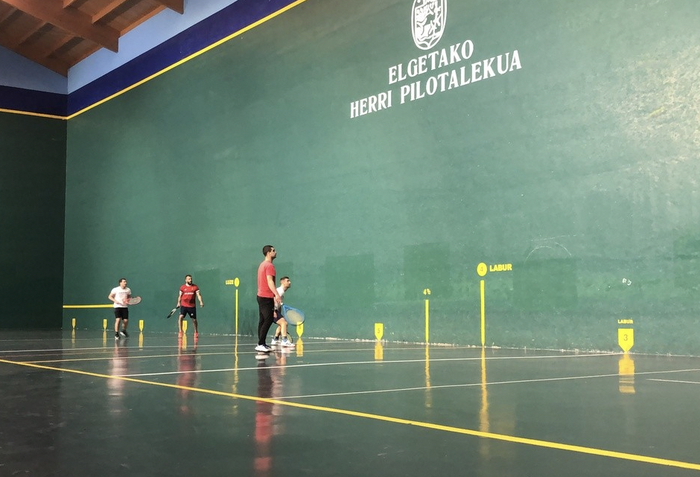 Helduendako Frontenis Eguna antolatu dute hilaren 20rako Elgetan