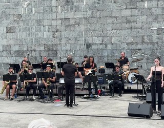 Big Band Egunarekin gozatu dute arrasatearrek