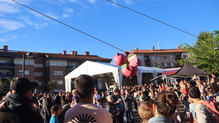 Martintxorekin batera, iritsi dira jaiak San Martin auzora