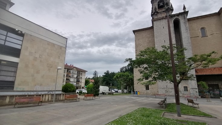 Katabia plazan jarriko dute garbigune ibiltaria plazako obrak egin bitartean