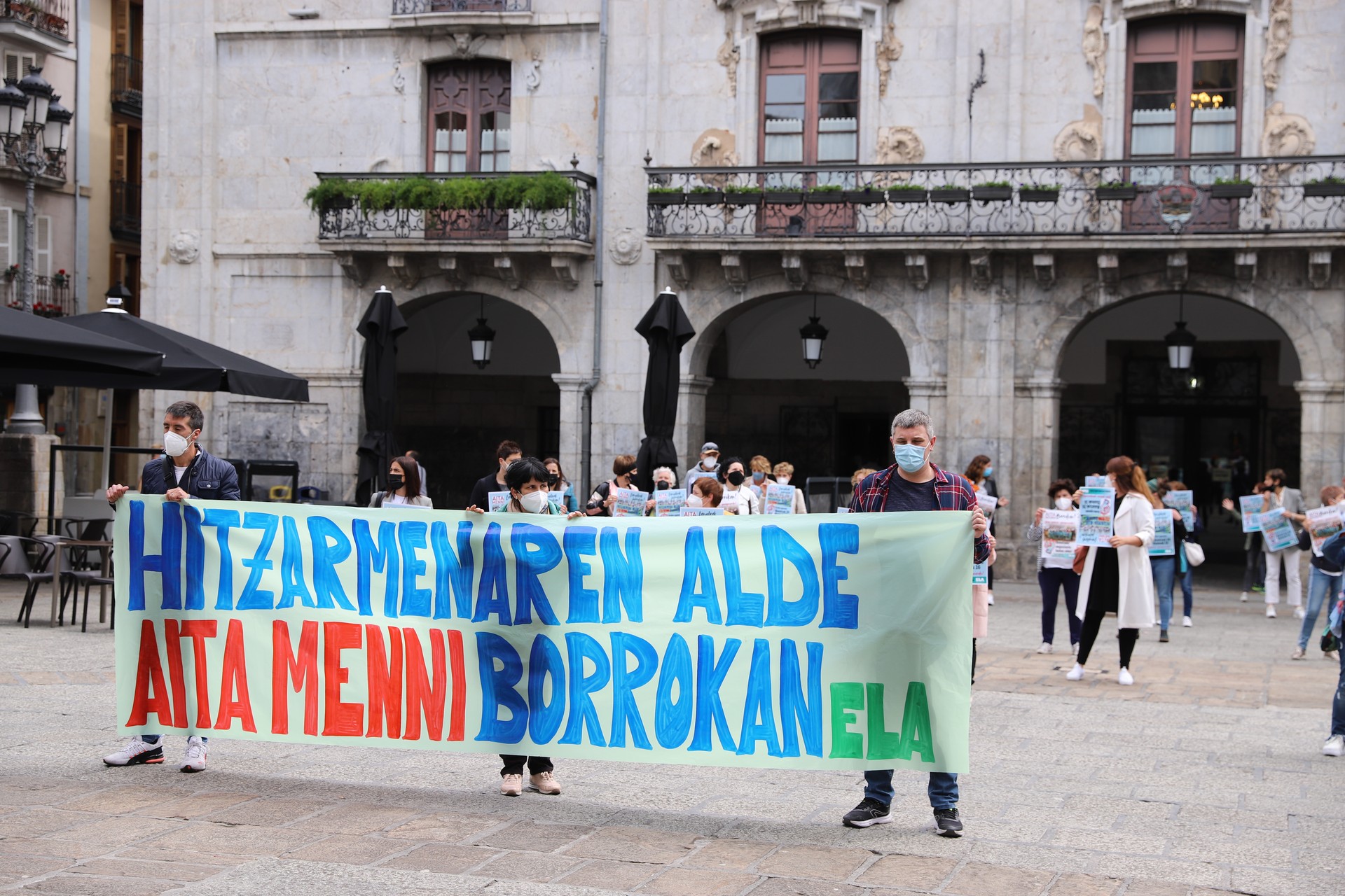 Aita Menniko grebak "oztopatzeko" enpresak ekintzak burutu dituela salatu du  ELAk Lan Ikuskaritzan