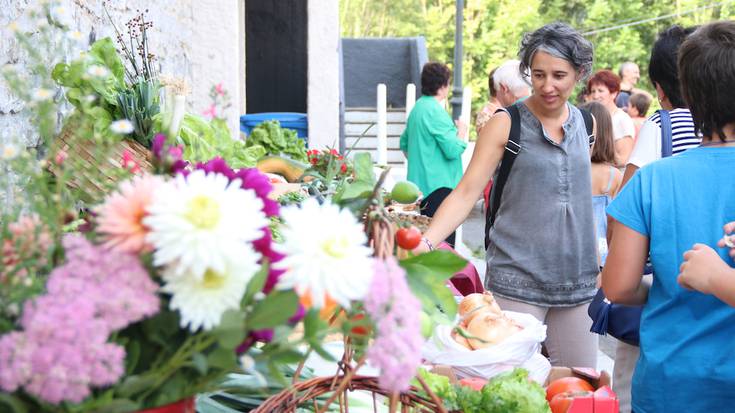 Ortuko produktuekin azoka eta dastaketa Bergarako San Juanen