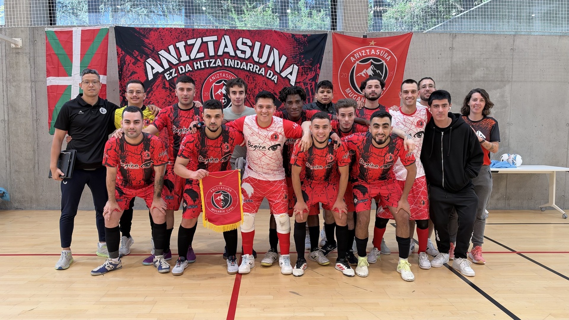 Aniztasuna Mugarik Gabe taldeak debut bikaina egin du etxean (6-4)