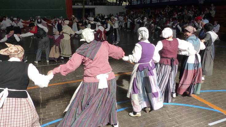 Plaza dantzak egiteko ikastaroa