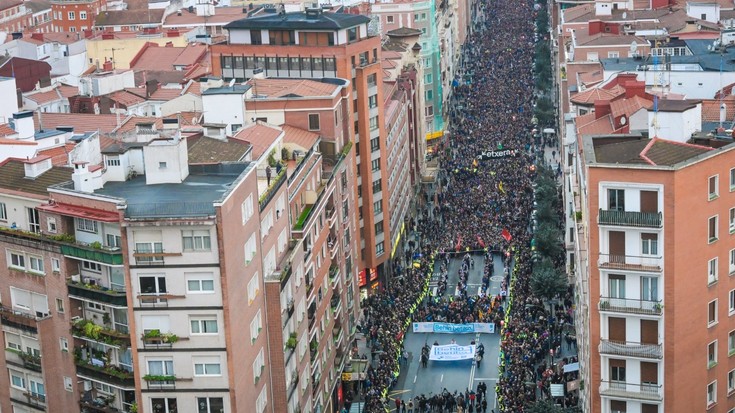 Euskal presoen eskubideen urraketekin "behin betiko" amaitzeko eskatu dute Bilbon