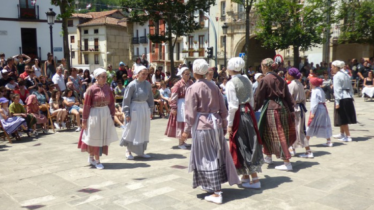 Hastear da neska-mutikoendako euskal dantzen ikastaroa; apirilaren 13an izango da lehenengo saioa