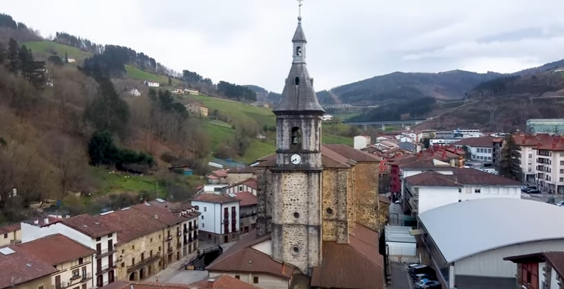 Gizon bat atxilotu dute Antzuolan egindako lapurreta eta lesio delituak leporatuta