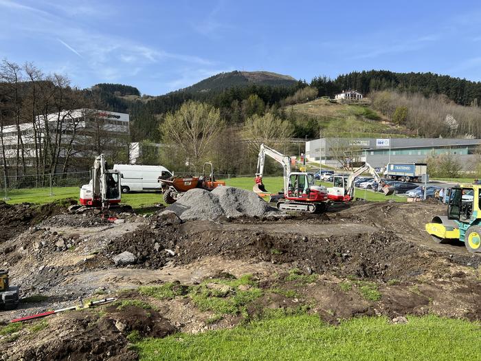 Martxan dira 'pumptrack' pista egiteko lanak, Markuleten