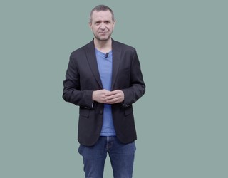 Datuak abiapuntu izanda, agendaz kanpoko gaiak sakon jorratuta