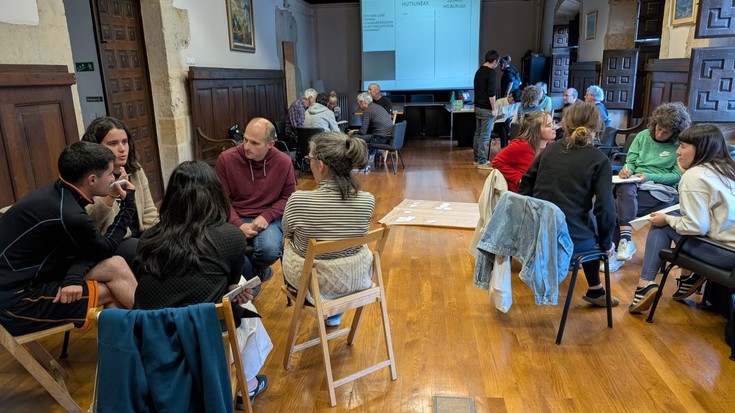 Herriko euskararen egoera indartzeko bidean, egin dute herritarrekin lehen saioa