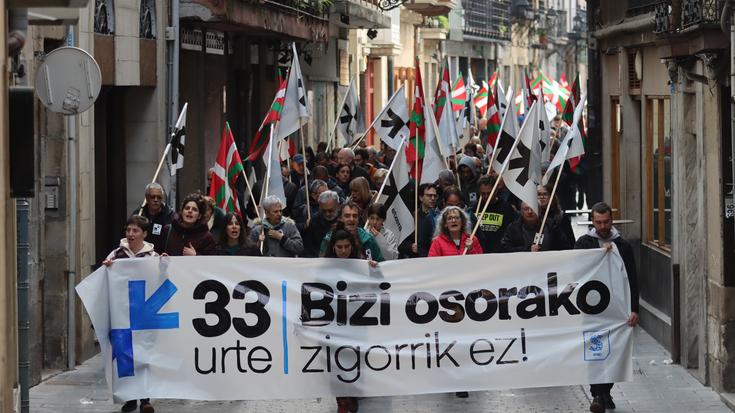 Unai Paroti "lege arrunta" aplikatzeko eskatu du Sarek Arrasateko manifestazioan