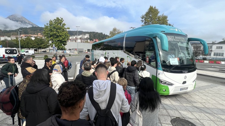 Autobus gidarien grebak %25eko jarraipena izan du Debagoienean