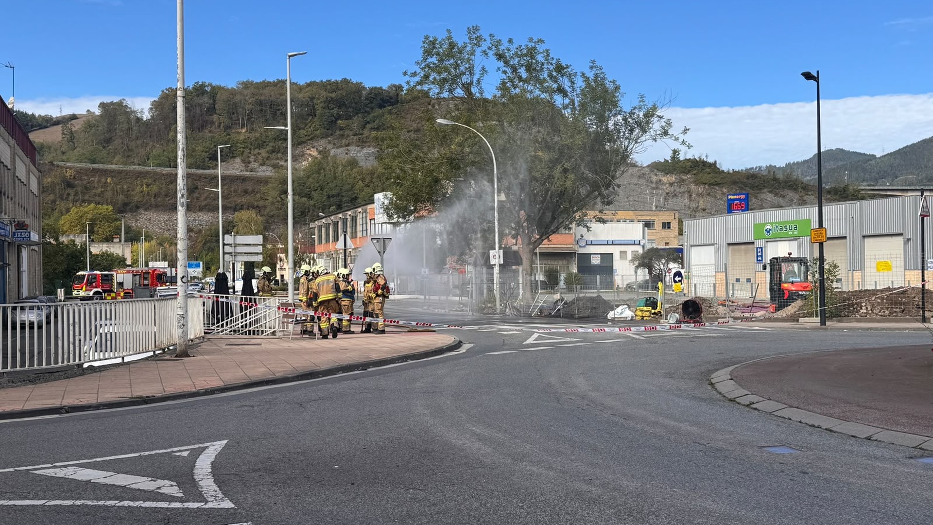 Gas-hodi bat apurtu da Lidl supermerkatuko obretan, Bergaran