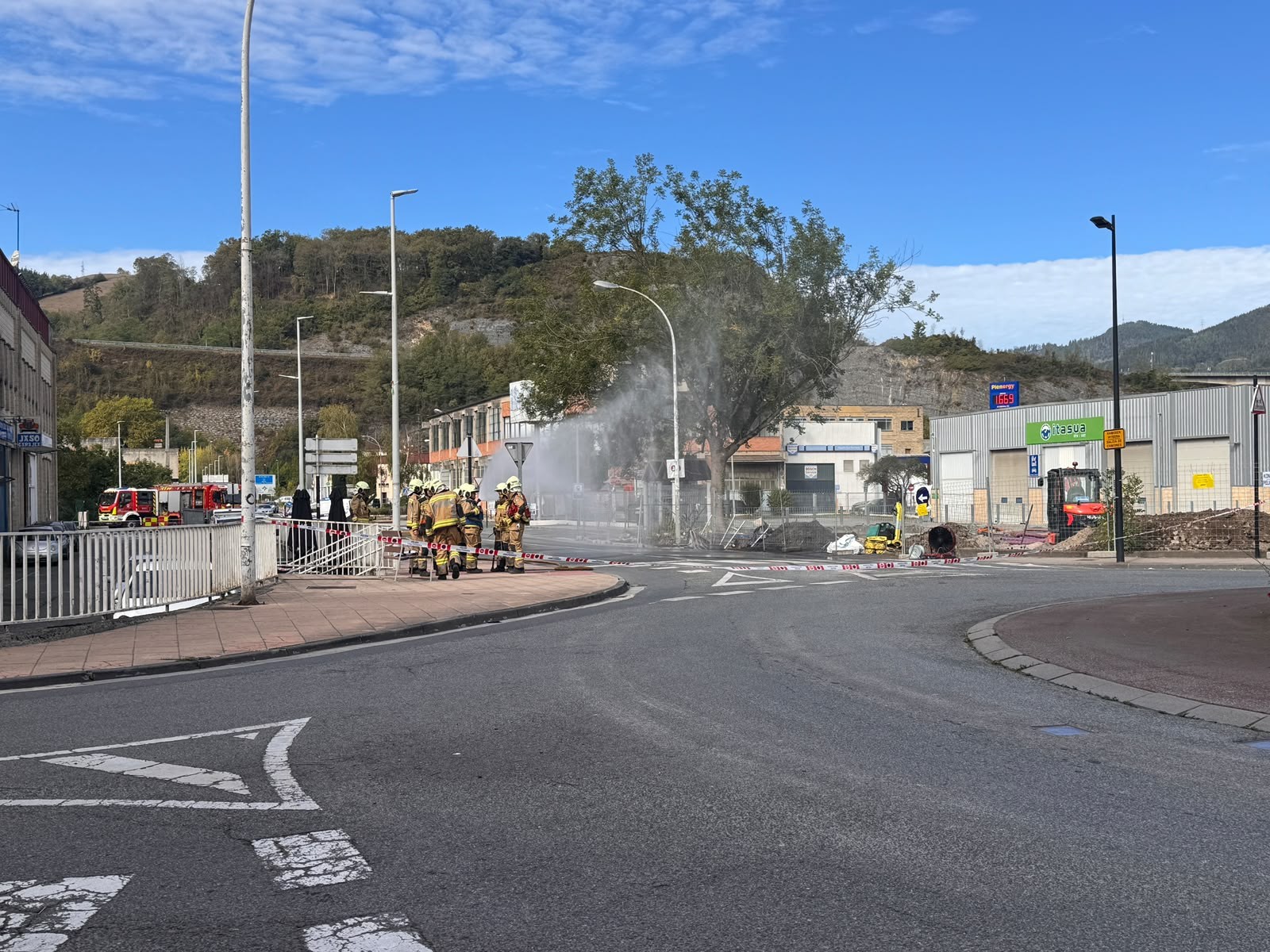 Gas-hodi bat apurtu da Lidl supermerkatuko obretan, Bergaran