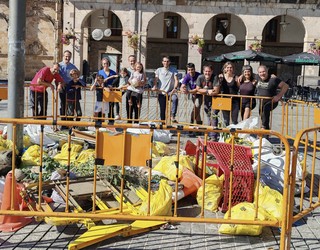 Jende gutxi elkartu bada ere, zabor asko batu dute Oñatin