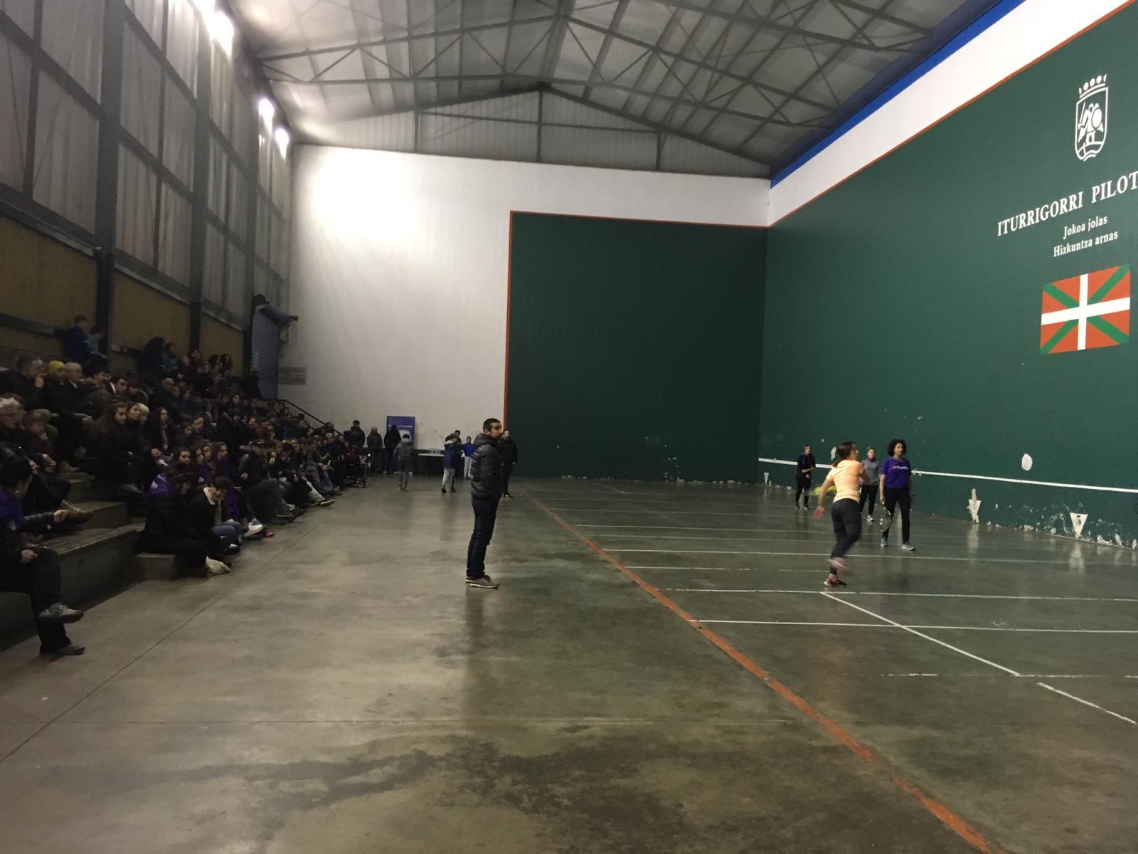 Zortzi bikote nor baino nor gehiago asteburuan, frontenis txapelketan