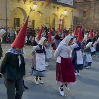 Aratusteak: Sorgin-dantza