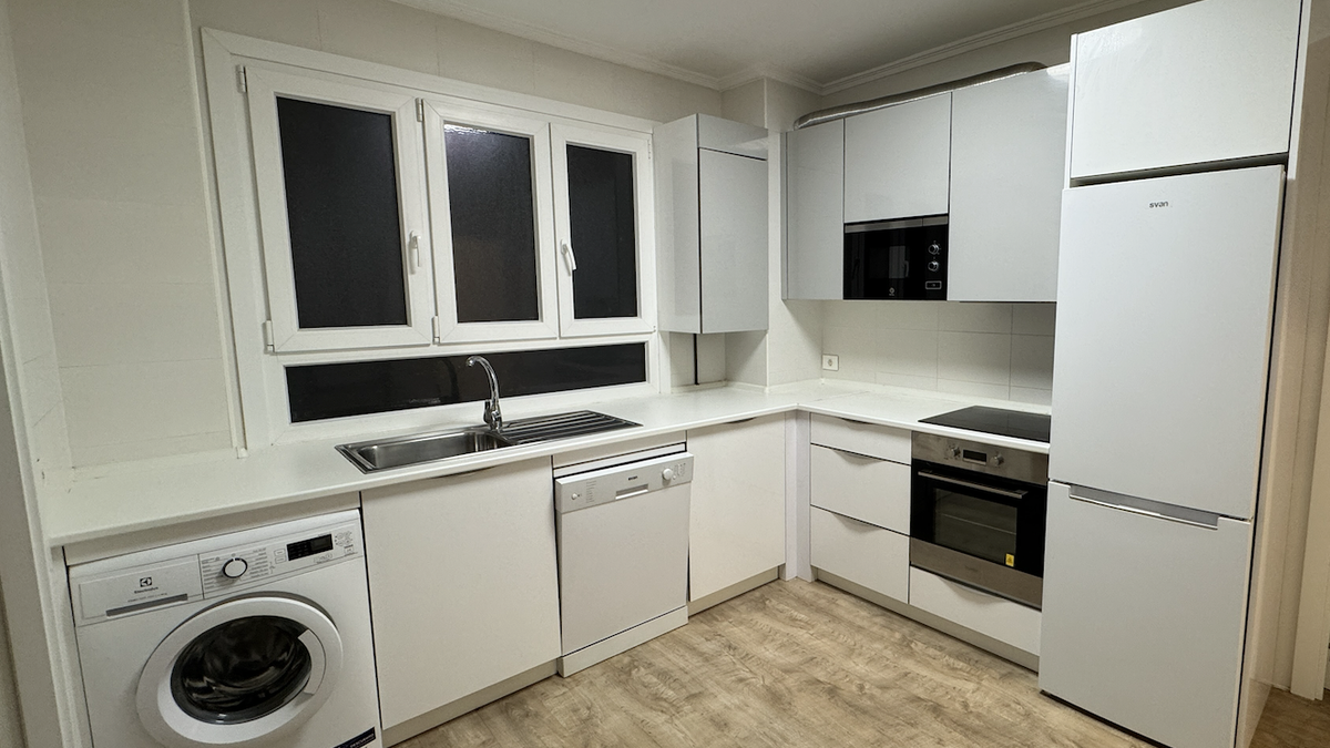 Udalak plazan duen etxebizitzan alokairua nahi duten gazteek zabalik dute eskaera egiteko epea