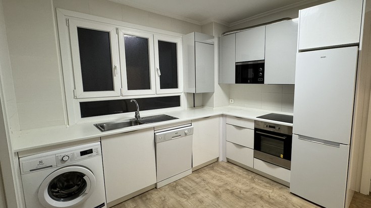 Udalak plazan duen etxebizitzan alokairua nahi duten gazteek zabalik dute eskaera egiteko epea