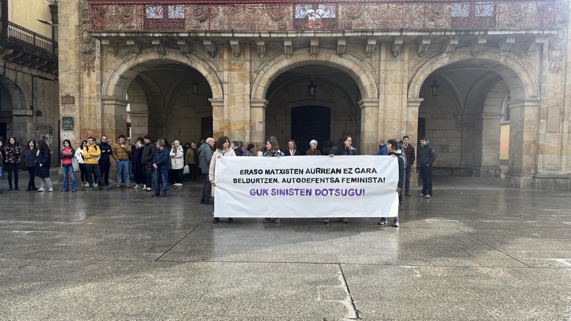 Epaitzen ari diren eraso matxistaren harira, elkarretaratzea egin dute