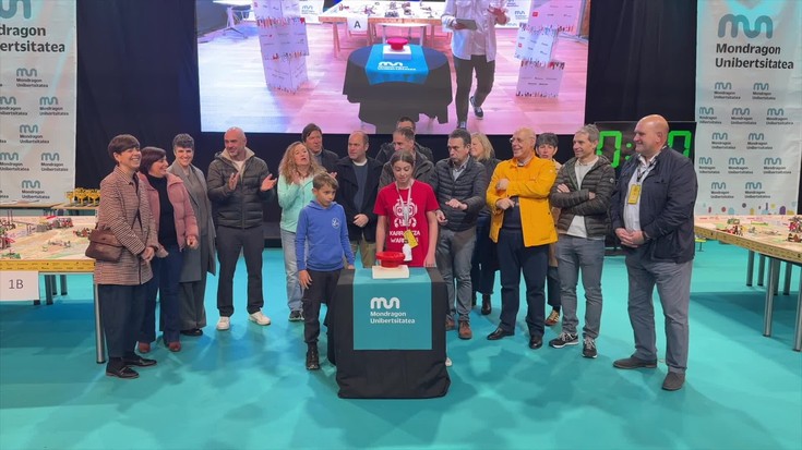 Trebetasuna, elkarlana eta ilusioa barra-barra First Lego League txapelketako Arrasateko finalean