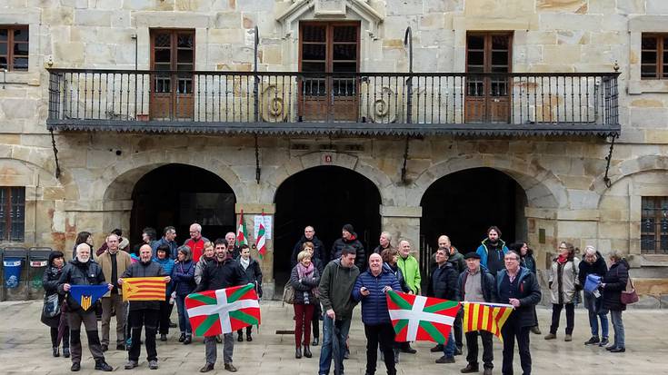 Kataluniako erreferendumaren urteurrenean elkarretaratzea deitu du GEDk