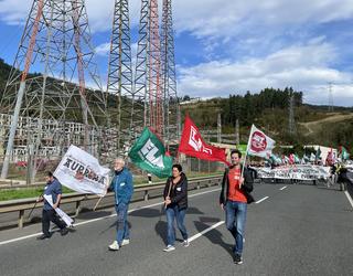 Manifestazioa egin dute Arrasaten Avanza Gipuzkoako langileek