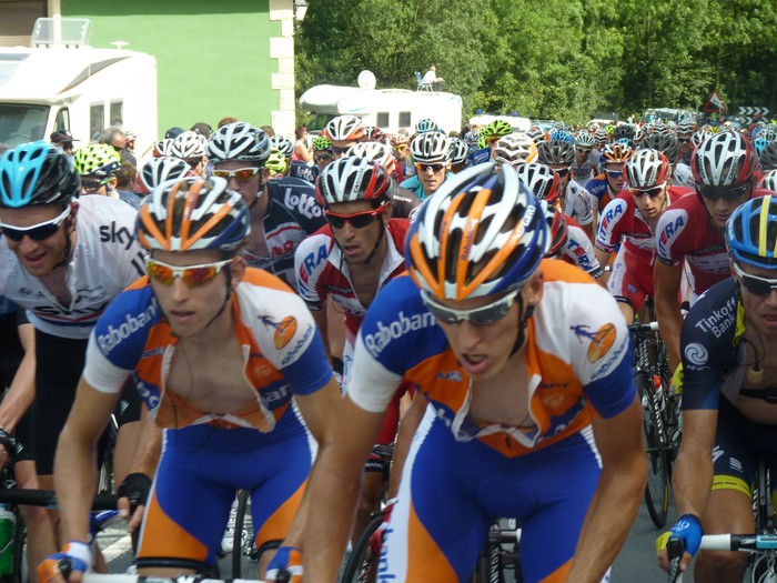 Espainiako Vuelta dela-eta zirkulazio mozketak izango dira, gaur, Elgetan