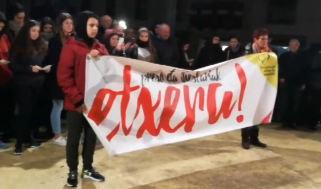 Presoen eskubideak aldarrikatzeko elkarretaratzeari berrekingo diote bihar