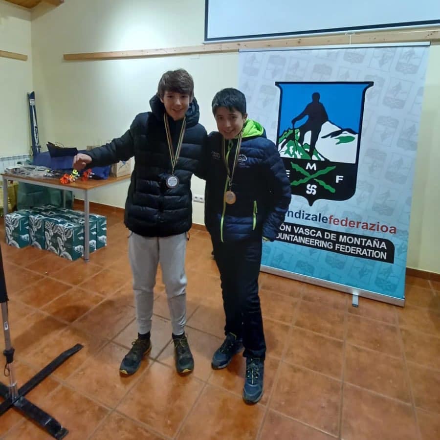 Unax Sologaistoa mendi eskian txapeldun