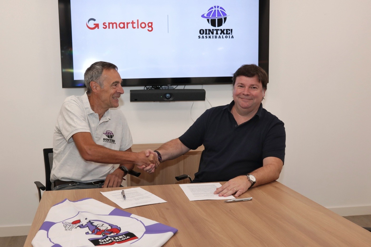 Smartlog, Ointxe klubaren LF2 mailako saskibaloi taldearen babesle ofizial berria