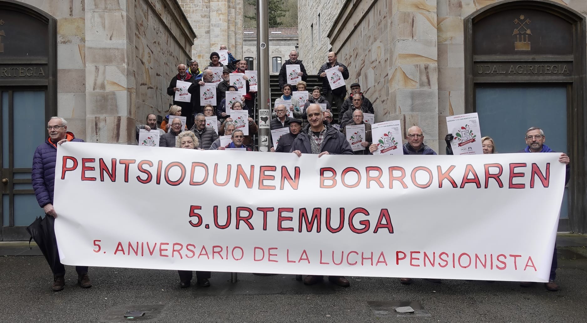 Bizitza duina lortzeko borrokan jarraituko dute bailarako pentsiodunek